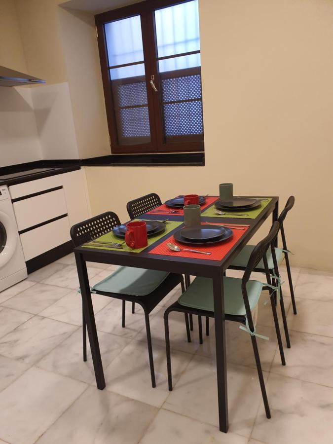 Habitaciones Casa Sevillana Centro Luaran gambar