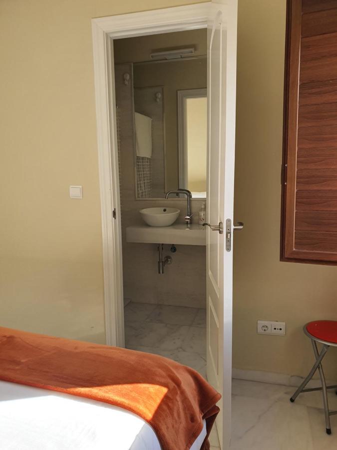 Habitaciones Casa Sevillana Centro Luaran gambar